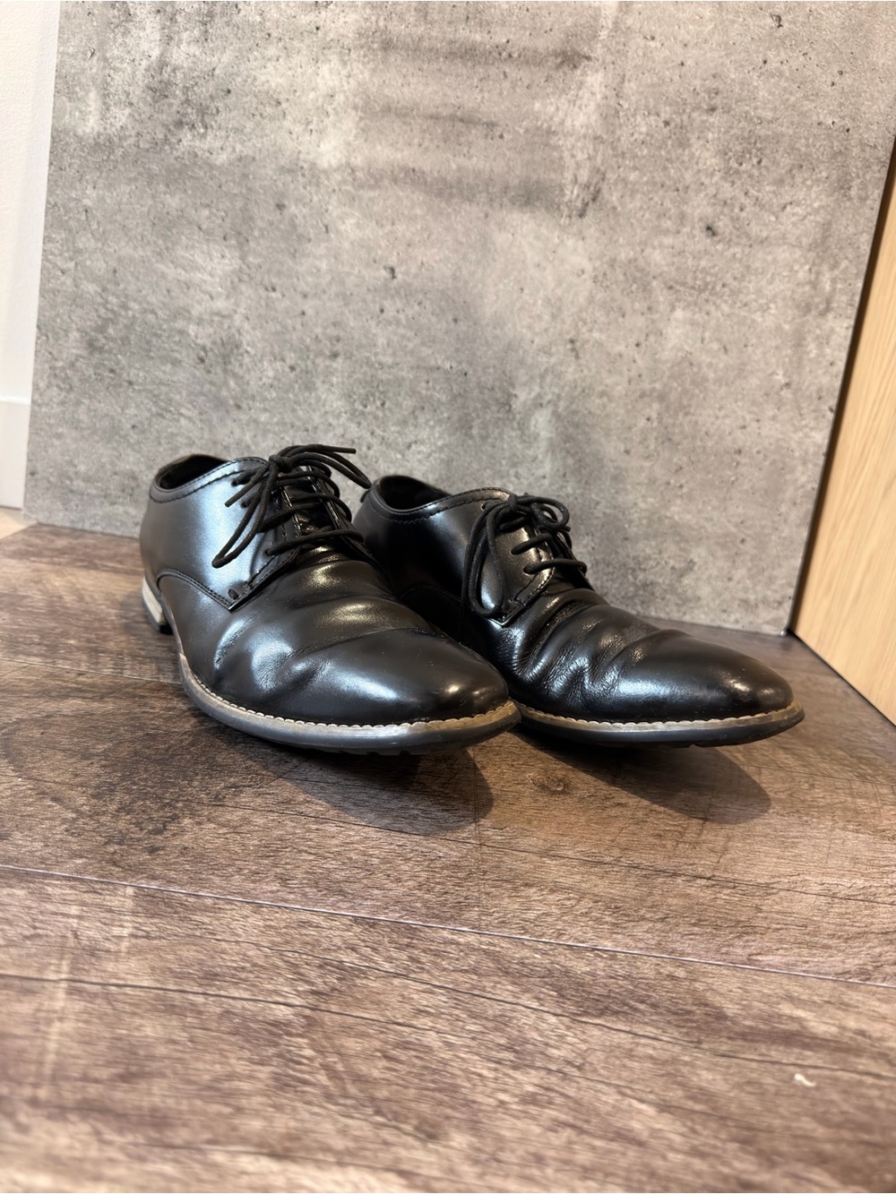 Steve Madden Black Leather Lace-Up Oxfords